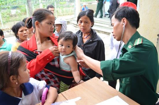 Tổ chức khám, chữa bệnh cho trên 200.000 người dân, đối tượng chính sách tại các khu vực an toàn khu, vùng sâu, vùng xa, biên giới, hải đảo, khu vực bị ảnh hưởng bởi thiên tai, thảm họa. Tổ chức khám, chữa bệnh cho trên 200.000 người dân, đối tượng chính sách tại các khu vực an toàn khu, vùng sâu, vùng xa, biên giới, hải đảo, khu vực bị ảnh hưởng bởi thiên tai, thảm họa.